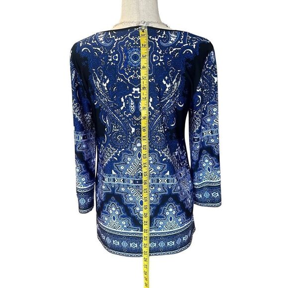 3/4” Sleeve Crew Neck Top Pattern  Blues/White  Size Small - Picture 6 of 13